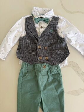 Green Bow Tie & Pants Formal Set with Gray Vest